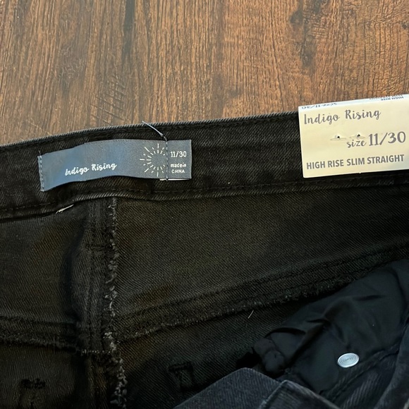 11/30 Indigo Rising High Rise
Slim Straight Fit Jeans Black Wash - Picture 4 of 11